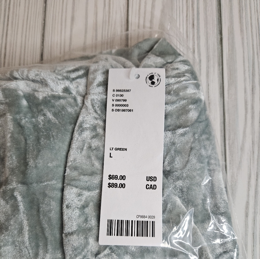 Urban Outfitters Kimchi Blue Jill Velvet Mini Dress Light Green Black XL NWT - Picture 12 of 16